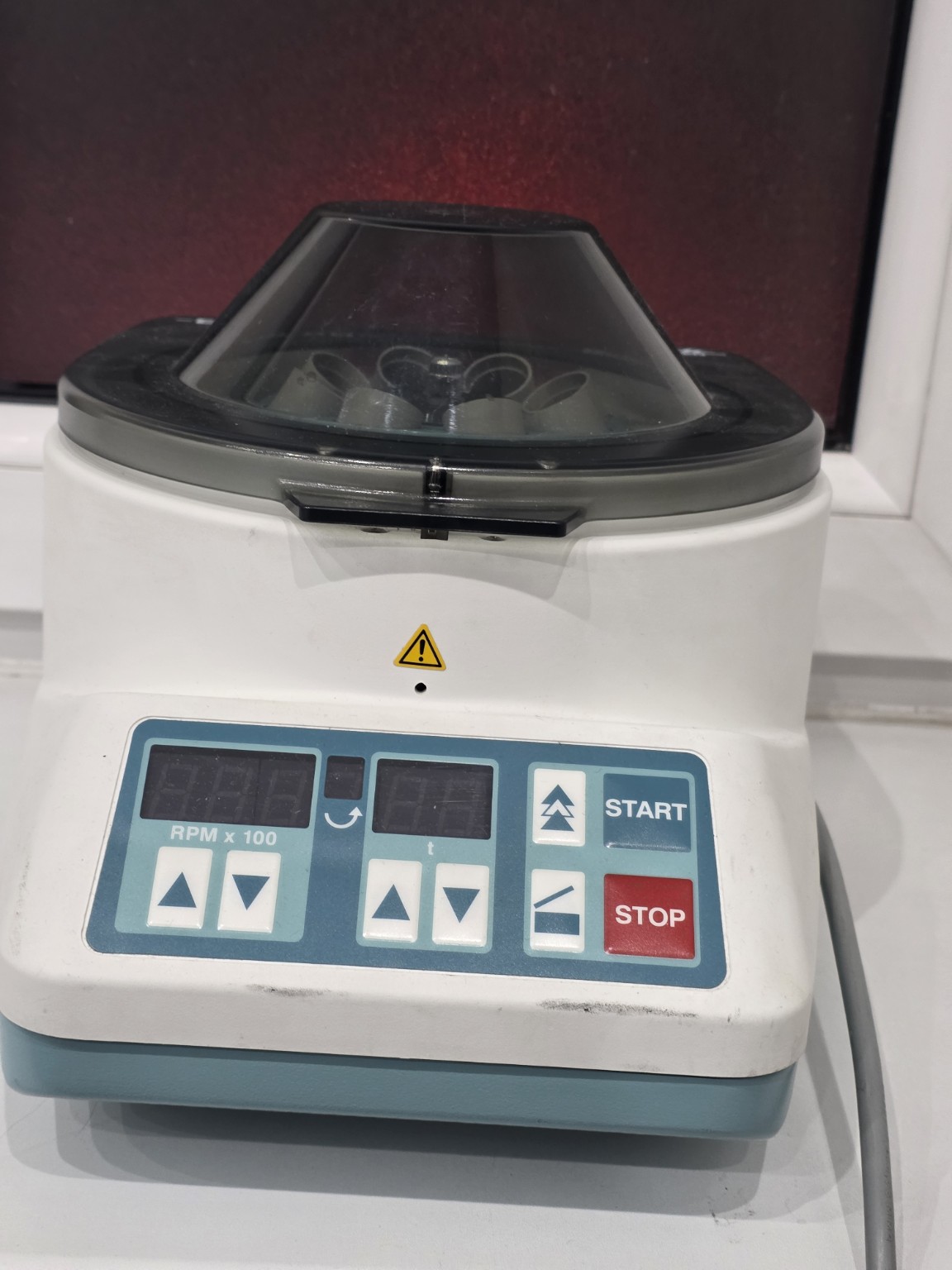 Wirówka laboratoryjna
